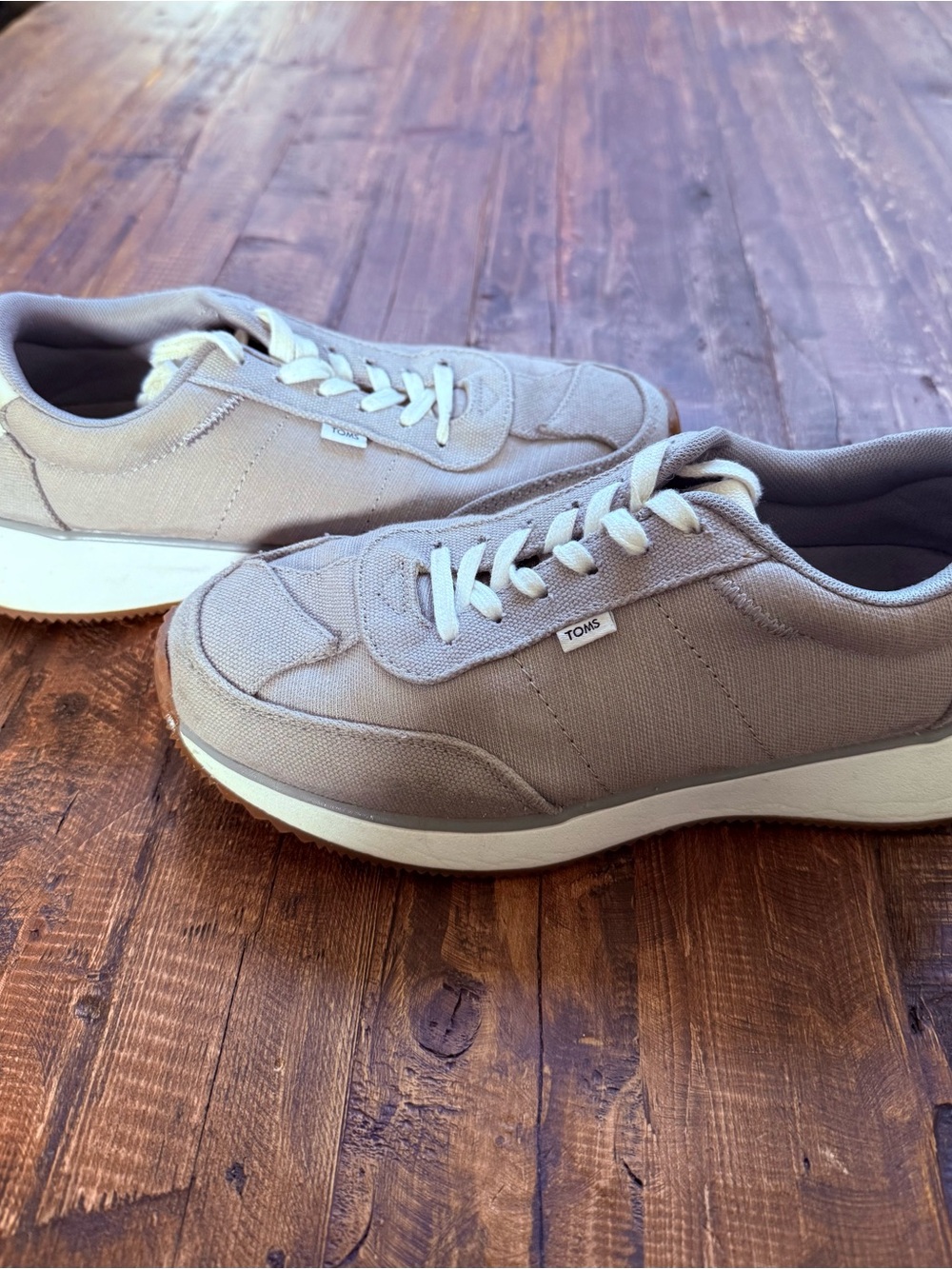 TOMS Women’s light grey Canvas Lace-Up Sneakers